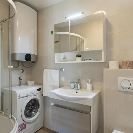 Marina Lapad - 2 Bedroom By The Sea Dubrovnik